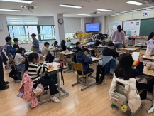 2025년 학교도서관 지원 프로그램 <나만의 시 그림책 만들기>