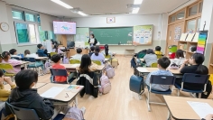 작가와 그림책 만들기 「웹툰 작가체험! 이야기 공작소」 운영